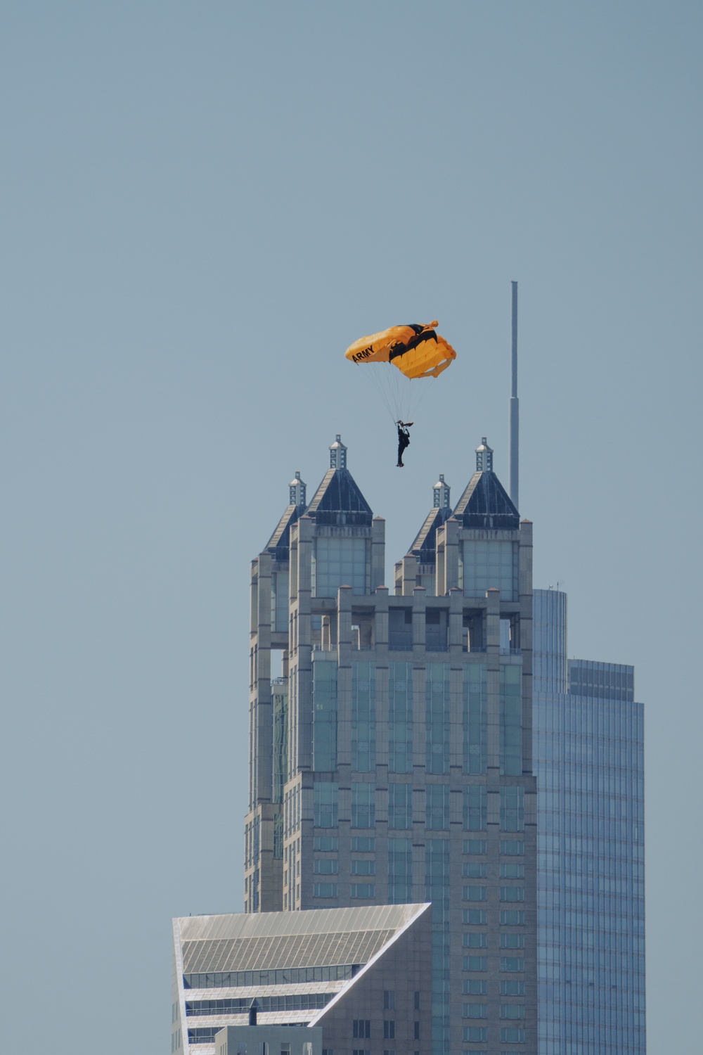 U.S. Army Parachute Team jumps for Chicago Air and Water Show