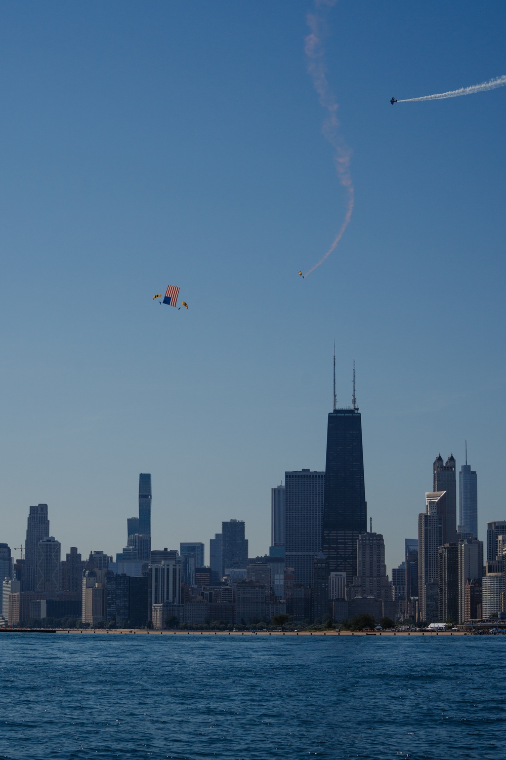 U.S. Army Parachute Team jumps for Chicago Air and Water Show