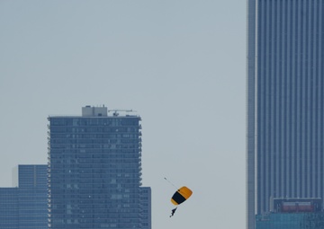 U.S. Army Parachute Team jumps for Chicago Air and Water Show