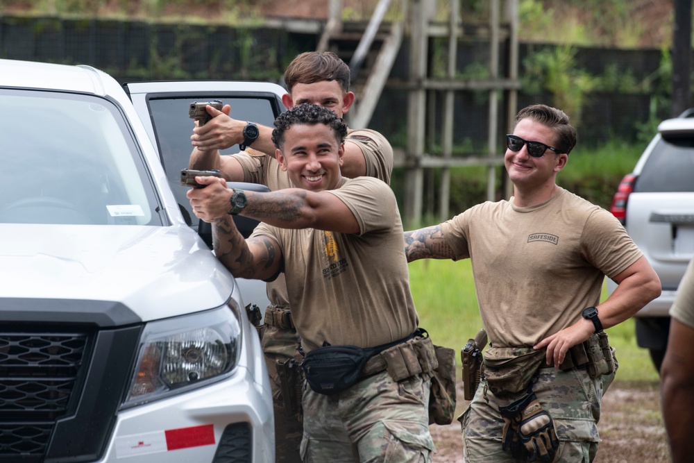 822d BDS and Panamanian Security Forces conduct combined training