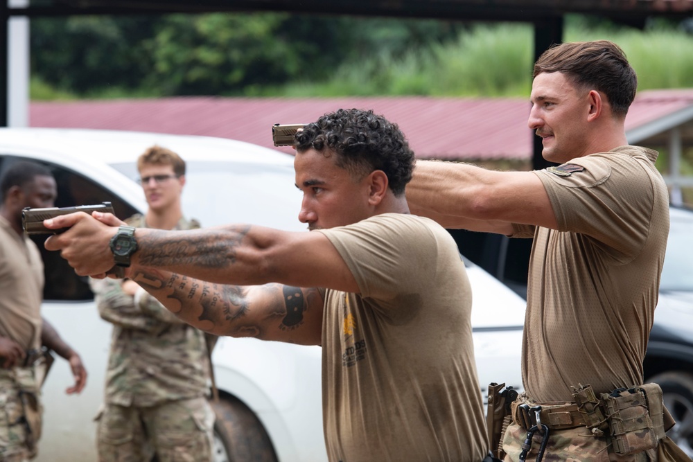822d BDS and Panamanian Security Forces conduct combined training