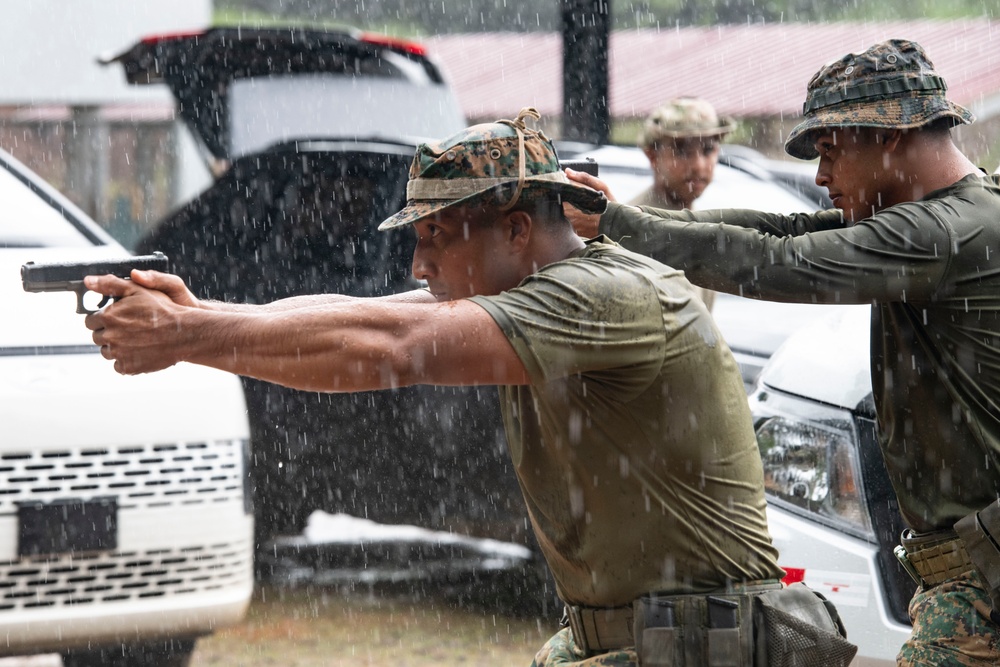 822d BDS and Panamanian Security Forces conduct combined training