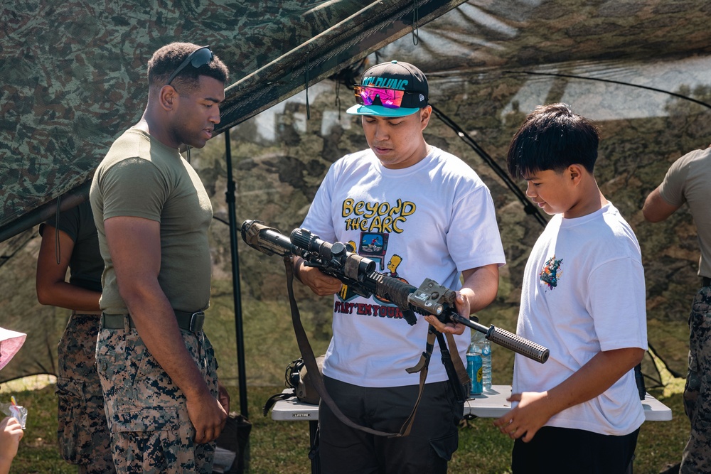 MRF-D 25.3: U.S. Marines participate in family day event