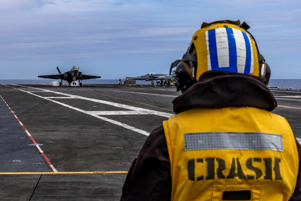 Abraham Lincoln conducts flight operations