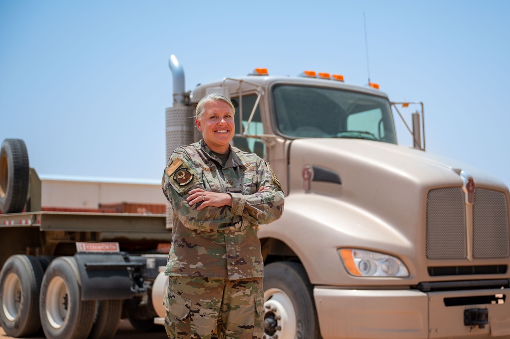 CMSAF Flosi visits the 378th AEW