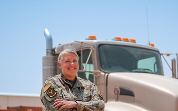 CMSAF Flosi visits the 378th AEW