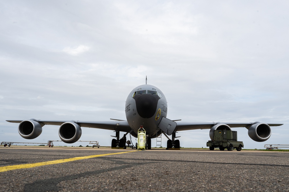 100th ARW refuels 31st FW F-16s