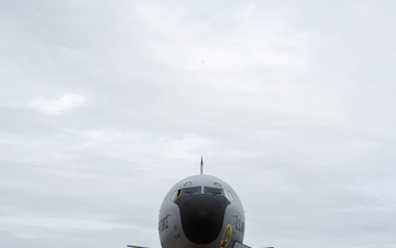 100th ARW refuels 31st FW F-16s