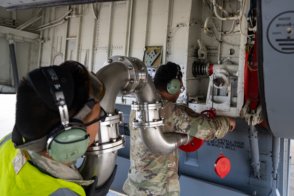 100th ARW refuels 31st FW F-16s