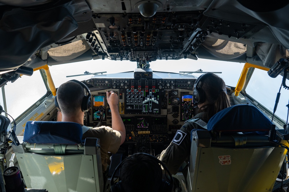 100th ARW refuels 31st FW F-16s