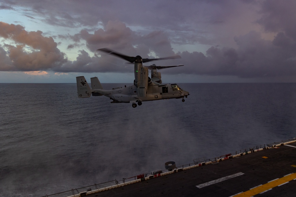 22nd MEU(SOC) | VMM-263 (REIN) Onload Operations