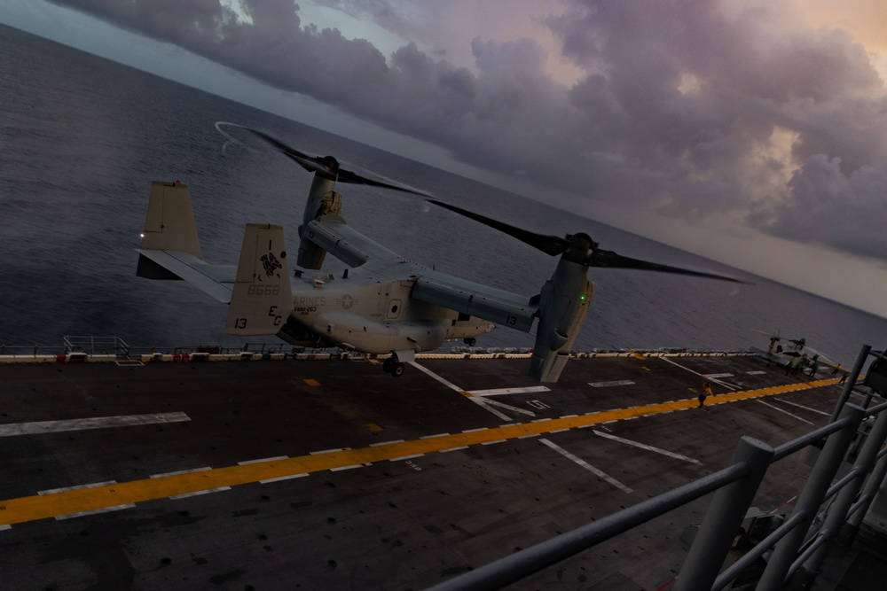 22nd MEU(SOC) | VMM-263 (REIN) Onload Operations