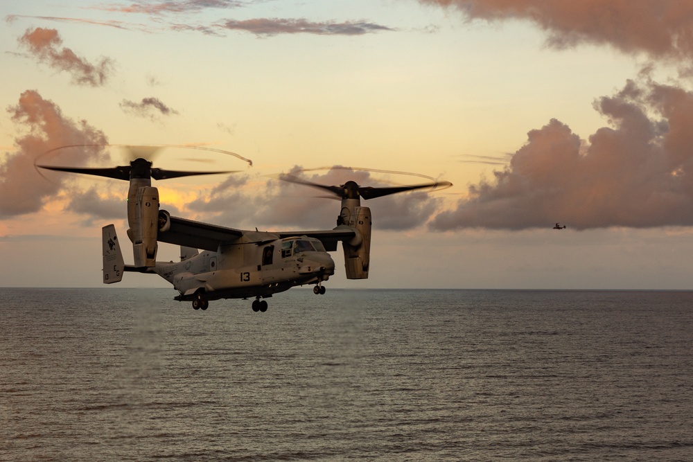 22nd MEU(SOC) | VMM-263 (REIN) Onload Operations