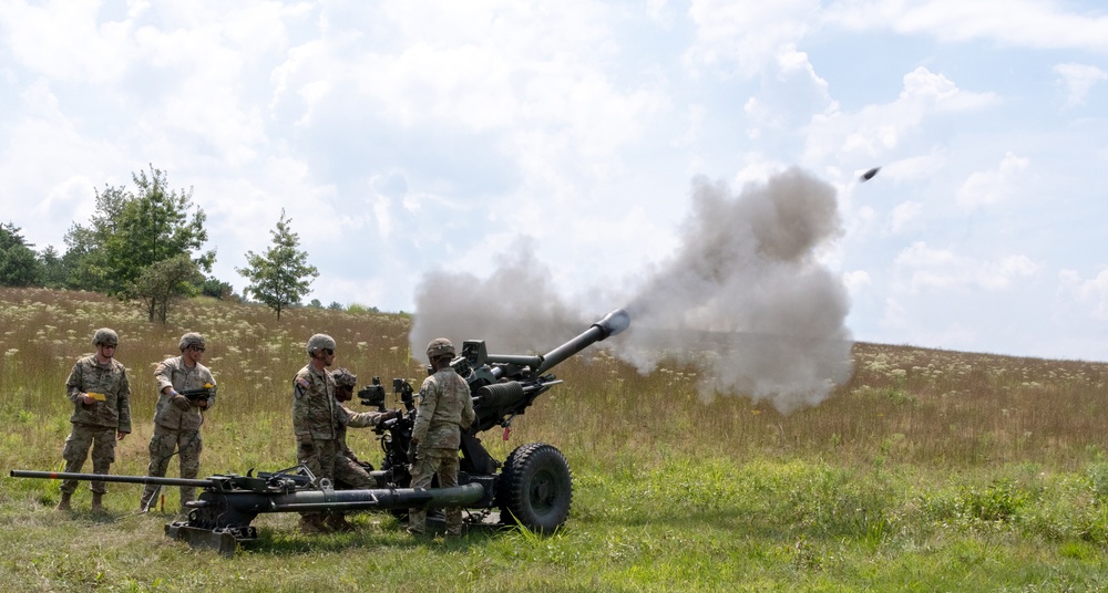 166th RTI students conduct artillery live fire exercise