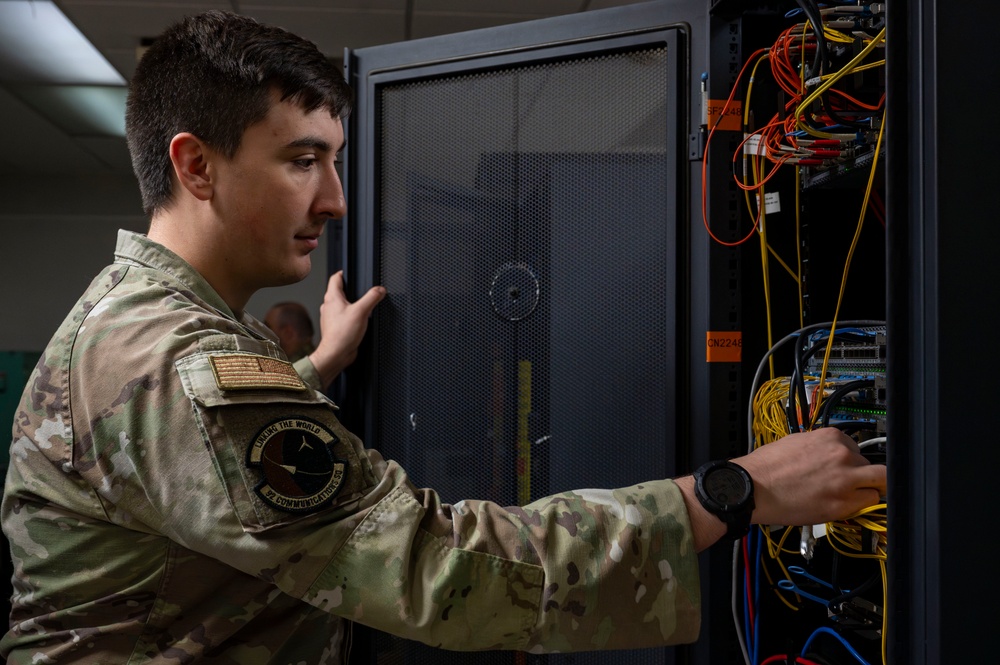 Fairchild conducts a no-notice power outage exercise