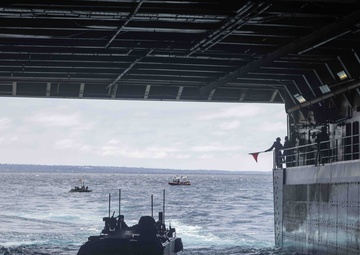 I MEF Engages Public at Seattle Fleet Week, Sharpens Skills in QUART Amphibious Exercise