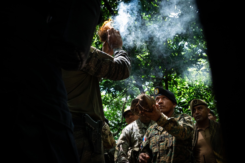 SOUTHCOM Commander visits combined jungle orientation course