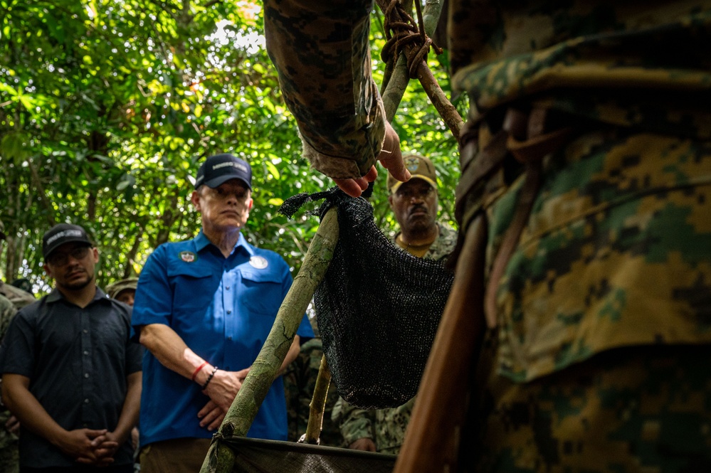 SOUTHCOM Commander visits combined jungle orientation course