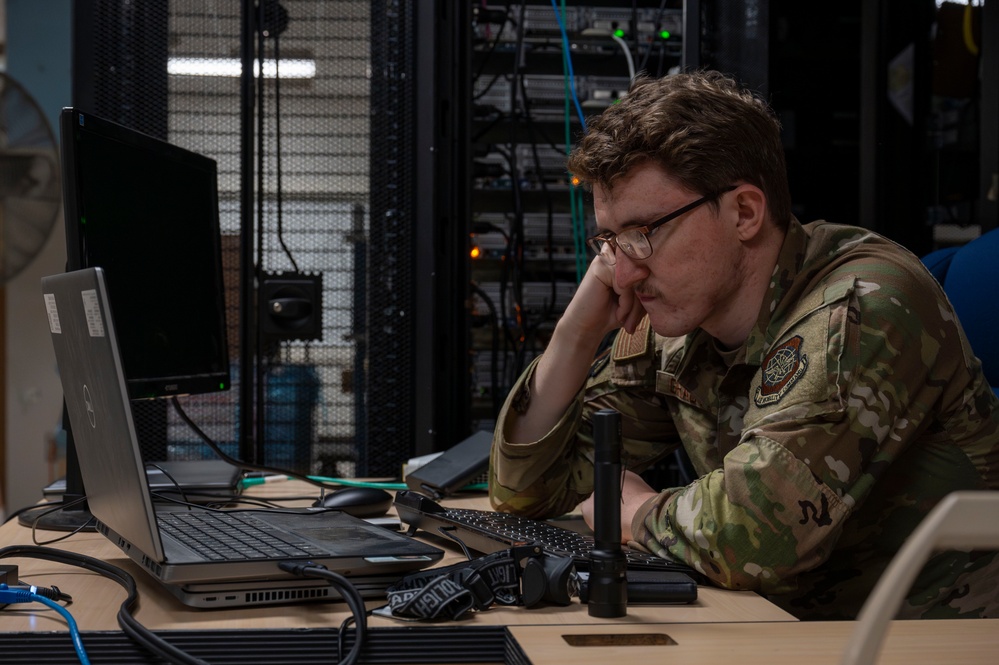 Fairchild conducts a no-notice power outage exercise