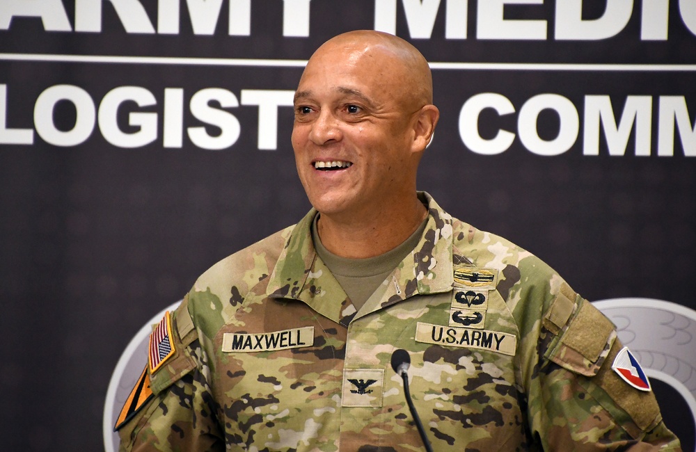 COL Deon Maxwell