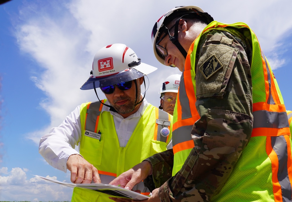 South Atlantic Division commander leaves Jacksonville District in sync with District's 'people and projects'