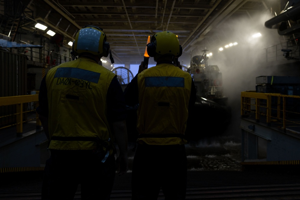 USS San Antonio (LPD 17) conducts LCAC operations during Marine onload