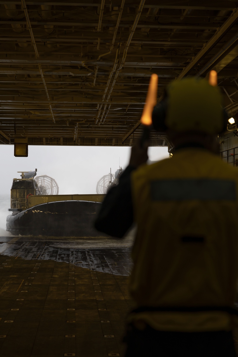 USS San Antonio (LPD 17) conducts LCAC operations during Marine onload
