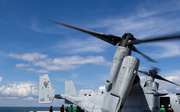 USS San Antonio (LPD 17) conducts flight operations while underway