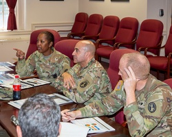 BG Gant visits Fort Belvoir [Image 8 of 11]