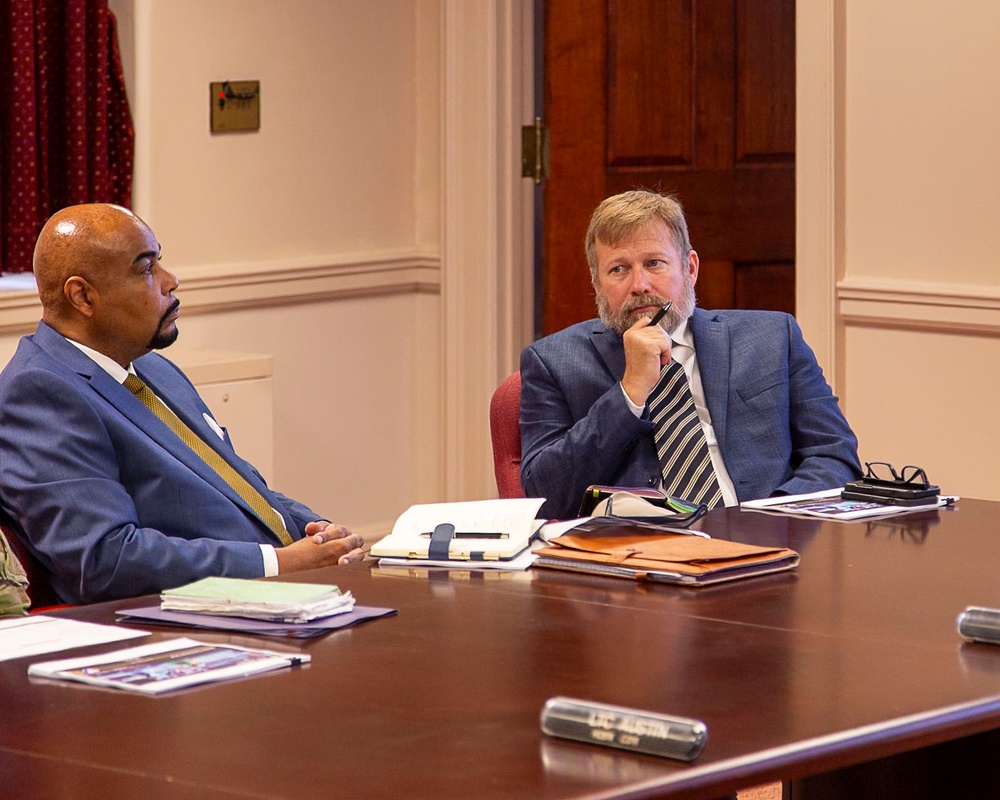 BG Gant visits Fort Belvoir