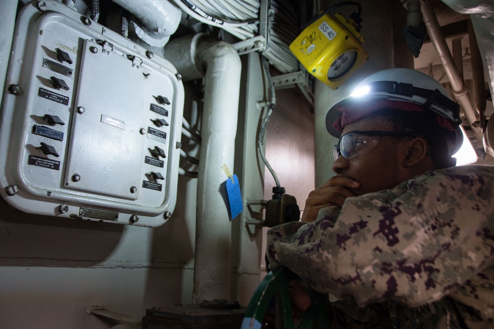 Ronald Reagan Sailors Perform Routine Operations