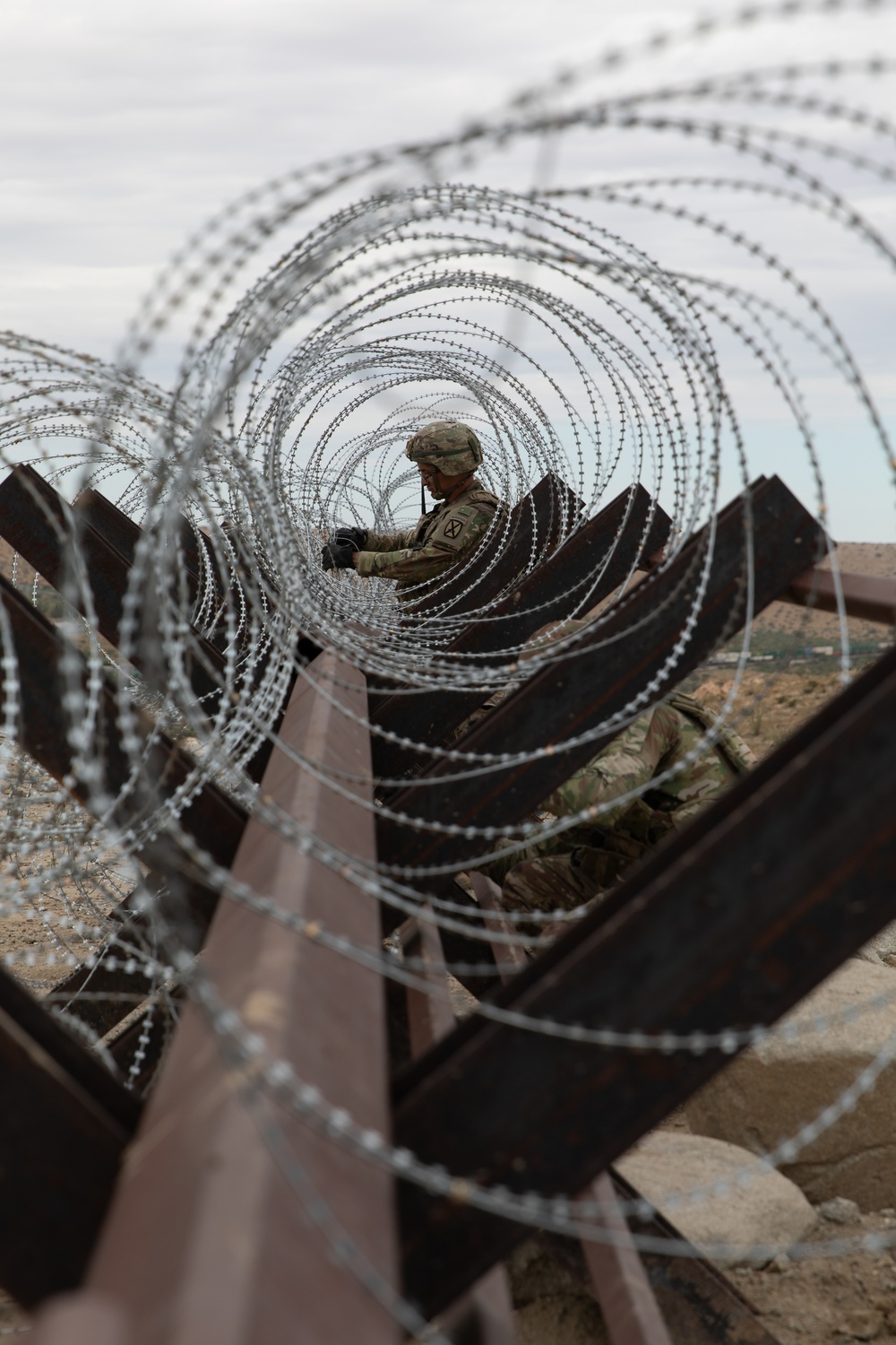 642nd Engineer Support Company builds an obstacle at the southern border