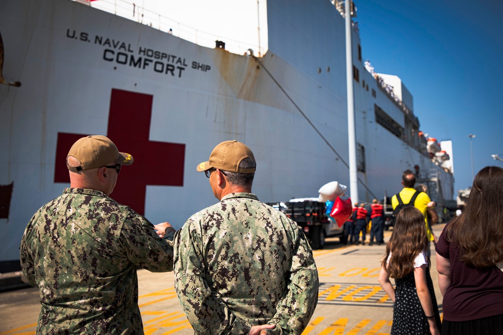 Naval Medical Forces Atlantic Commander Welcomes Back USNS Comfort (T-AH 20)