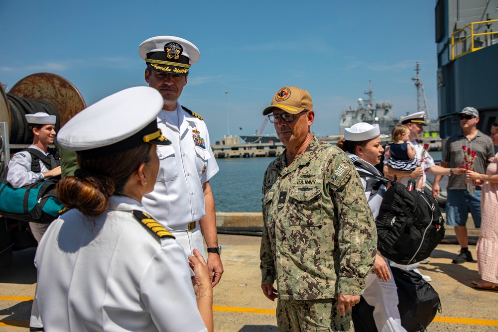 Naval Medical Forces Atlantic Commander Welcomes Back USNS Comfort (T-AH 20)