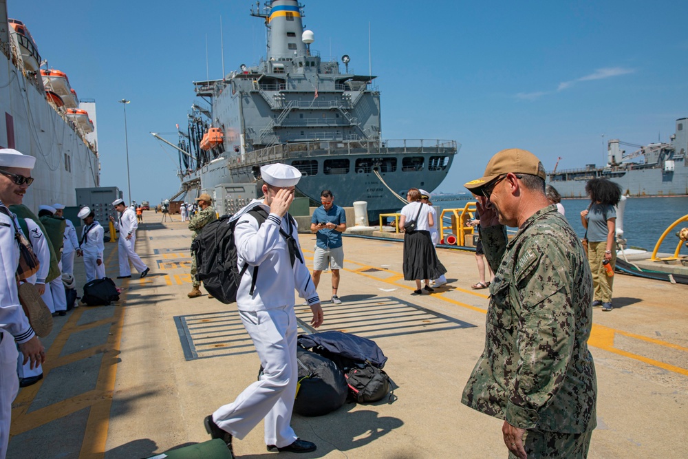 Naval Medical Forces Atlantic Commander Welcomes Back USNS Comfort (T-AH 20)