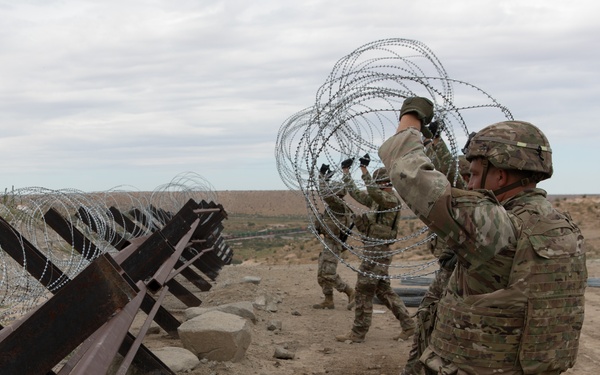 642nd Engineer Support Company builds an obstacle at the southern border