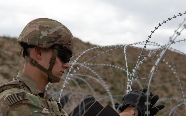 642nd Engineer Support Company builds an obstacle at the southern border