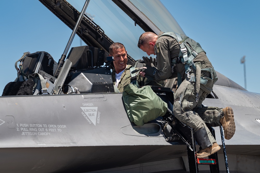 Coach Fickell flies with 16th WPS