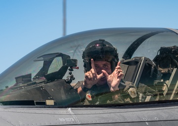 Coach Fickell flies with 16th WPS