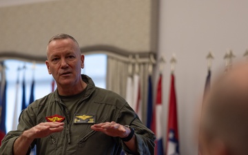 Mayor of Havelock becomes an honorary member of 2nd MAW