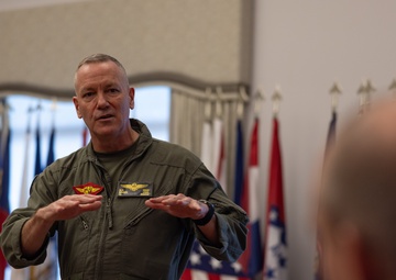 Mayor of Havelock becomes an honorary member of 2nd MAW