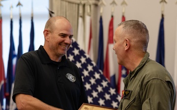 Mayor of Havelock becomes an honorary member of 2nd MAW