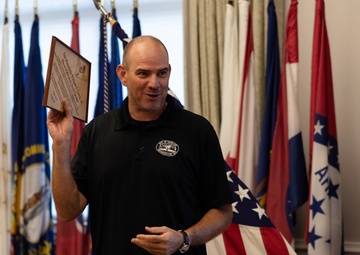 Mayor of Havelock becomes an honorary member of 2nd MAW