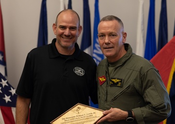 Mayor of Havelock becomes an honorary member of 2nd MAW