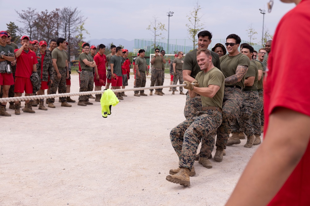 2/23 Marines and ROK Marines Celebrate the End of KMEP 25.2 with a Friendly Competition