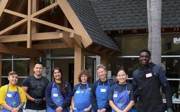 COMLCSRON One volunteers at Third Avenue Charitable Organization