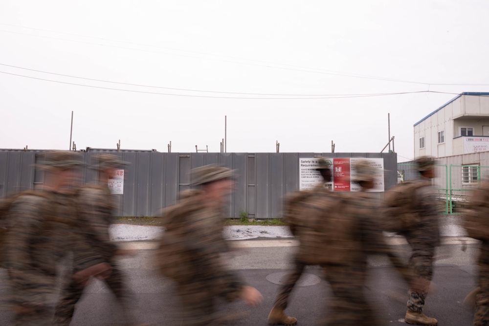 2/23 Marines and ROK Marines Celebrate the End of KMEP 25.2 with a Friendly Competition