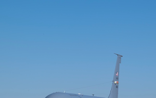 KC-135 Taxis on Flight line