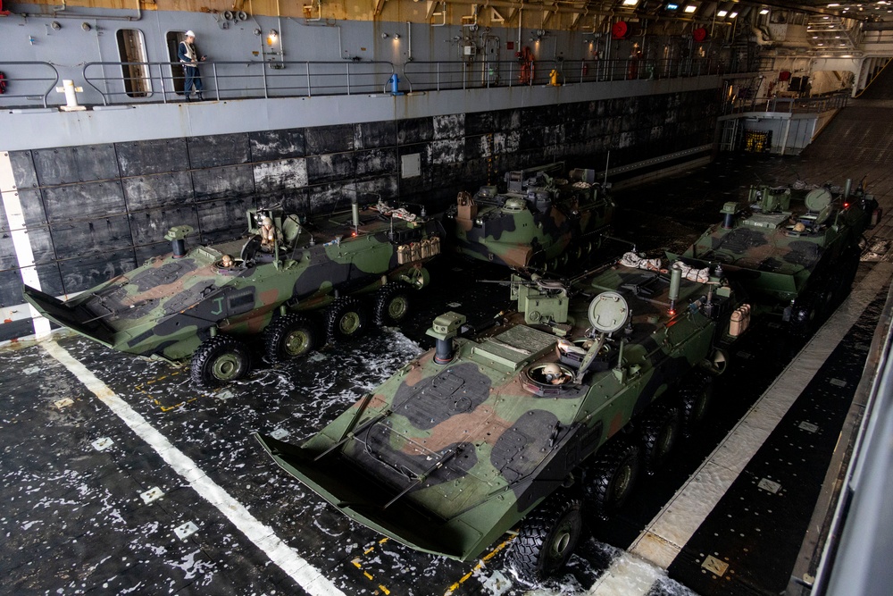 QUART 25.4: AAV Certification Aboard USS Somerset