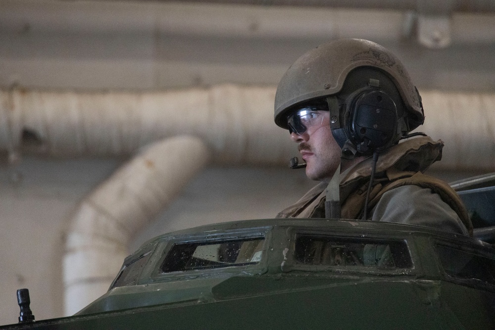 QUART 25.4: AAV Certification Aboard USS Somerset